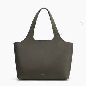 Cuyana Olive system tote 16in